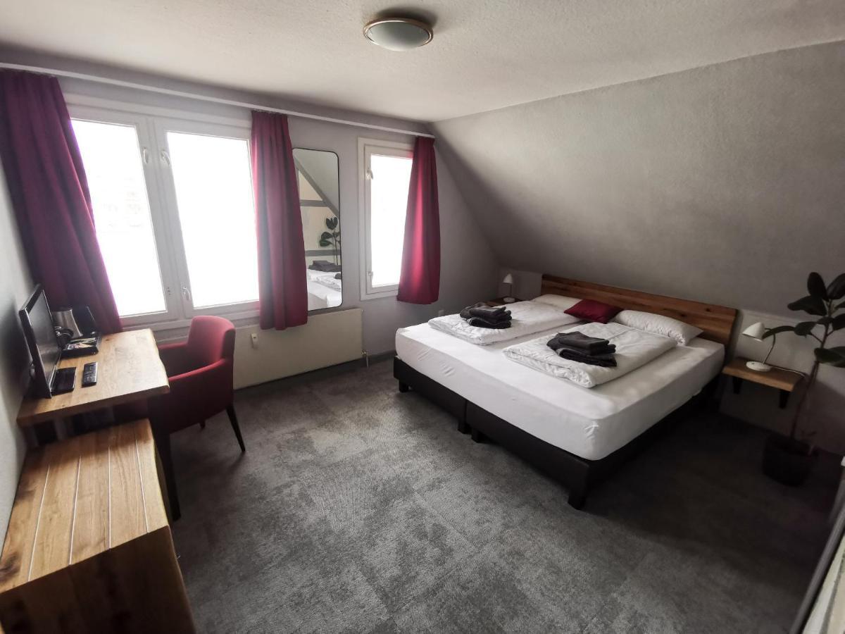 Kontraste Hotel Neumuenster Ngoại thất bức ảnh