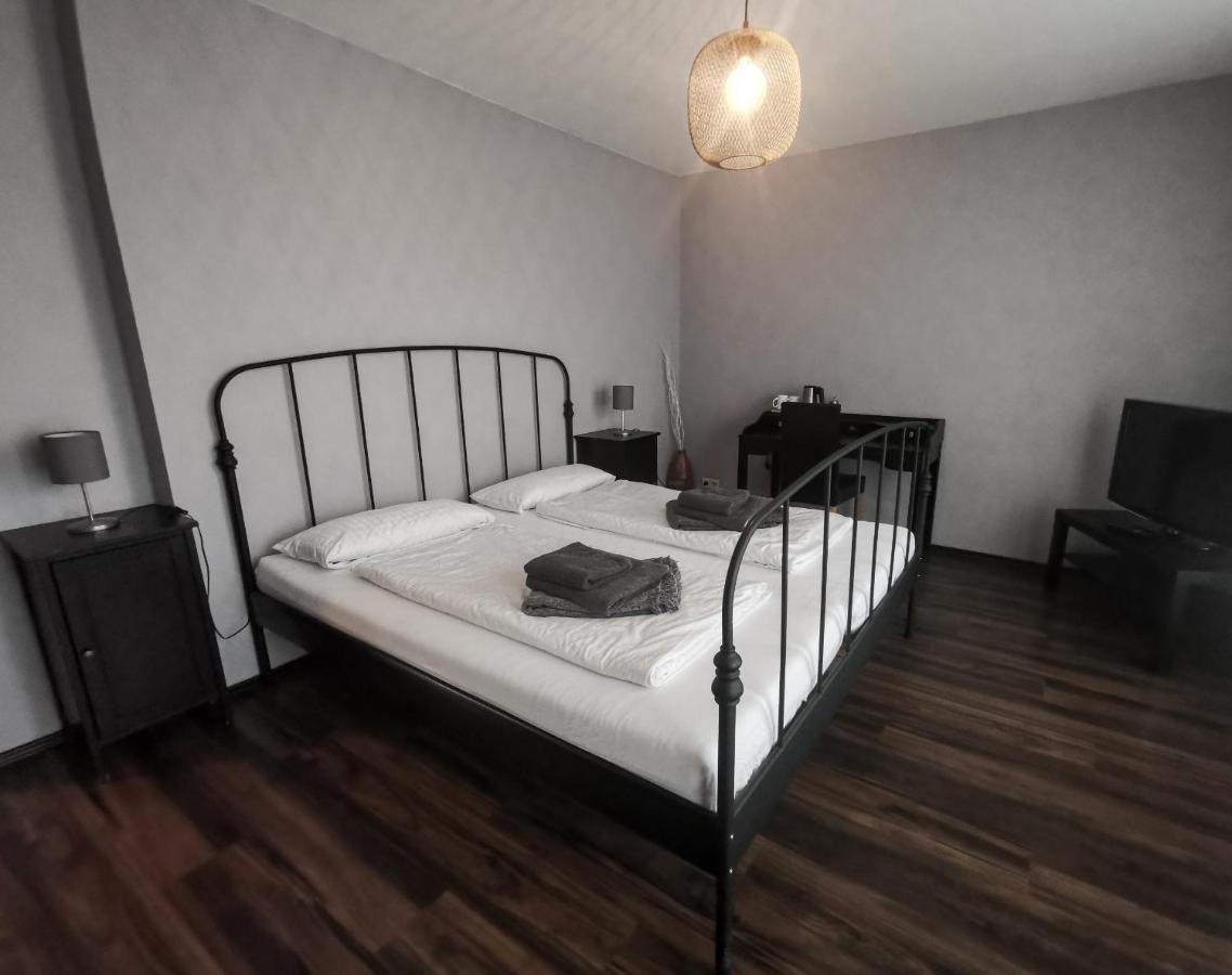 Kontraste Hotel Neumuenster Ngoại thất bức ảnh